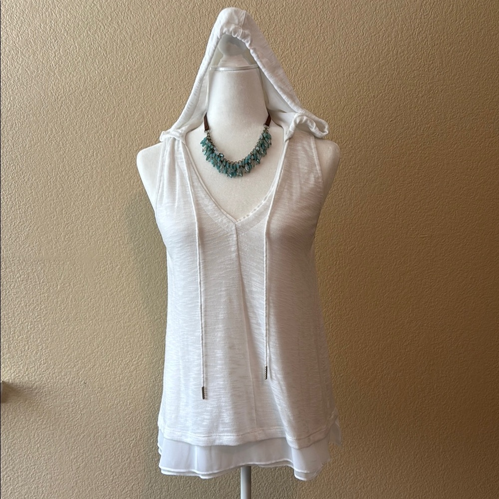 White House Black Market Ivory Sleeveless Hooded Top